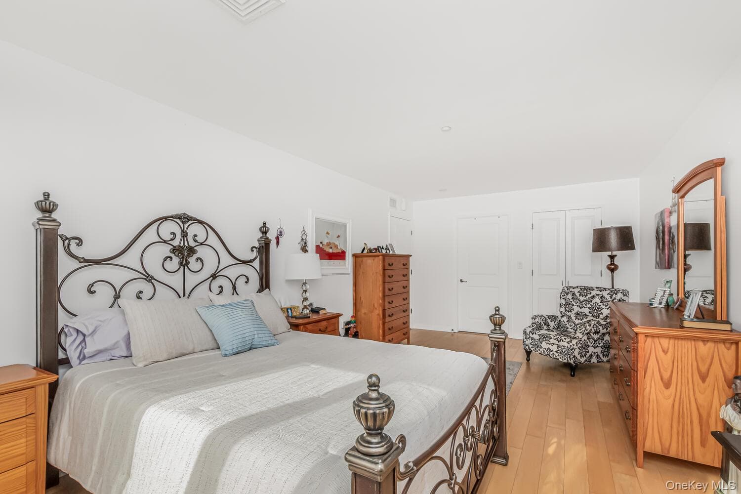 1490 Outlook Avenue Unit: 1D thumbnail 9
