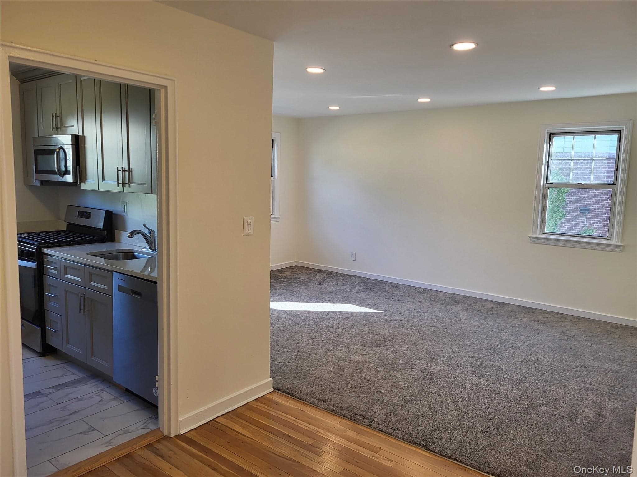103 Columbus AVE Unit: 2B thumbnail 3