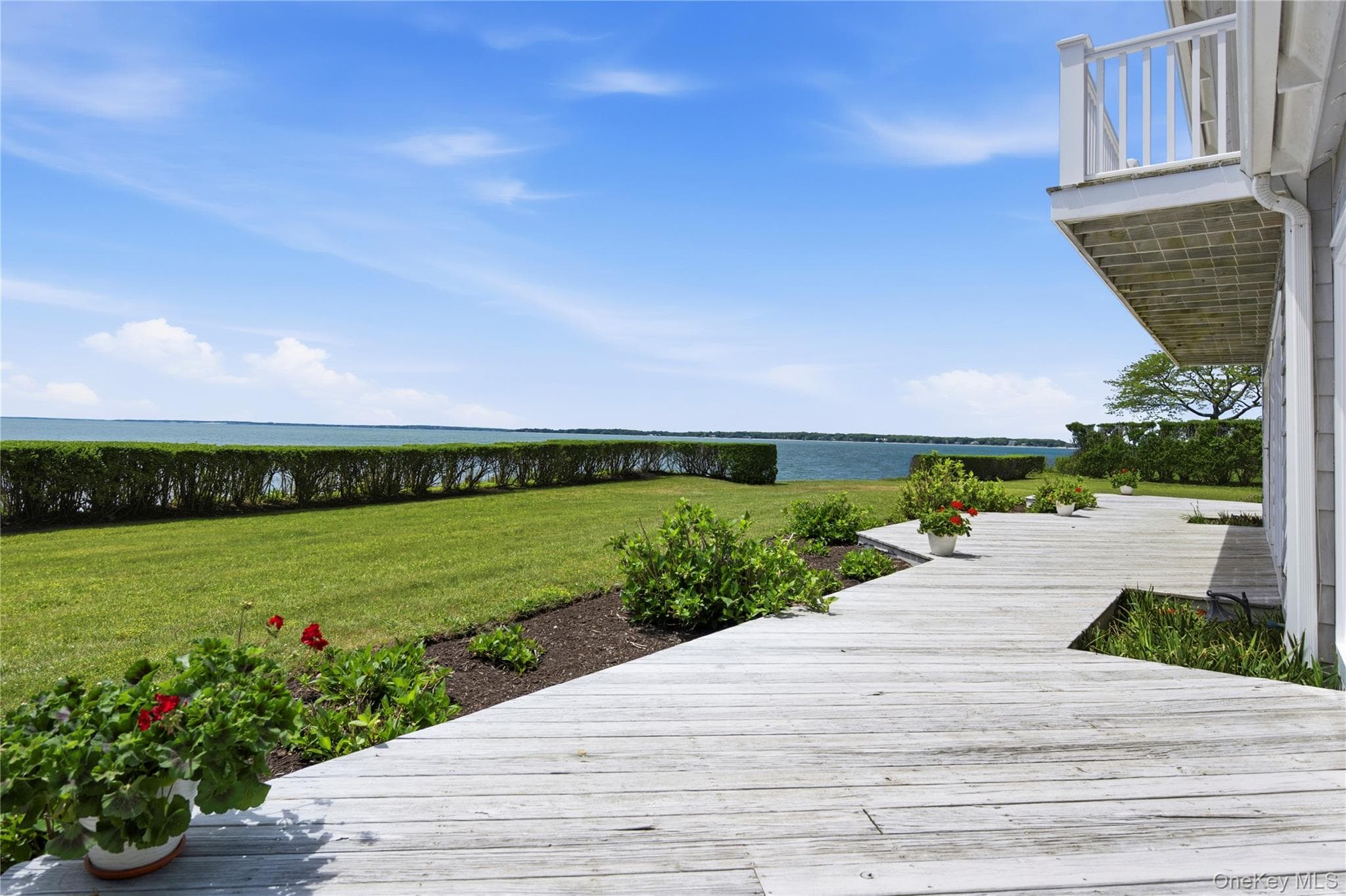 90 Peconic Avenue thumbnail 22