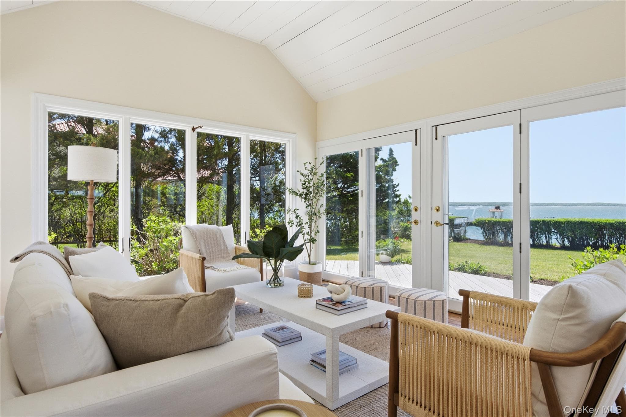 90 Peconic Avenue thumbnail 14