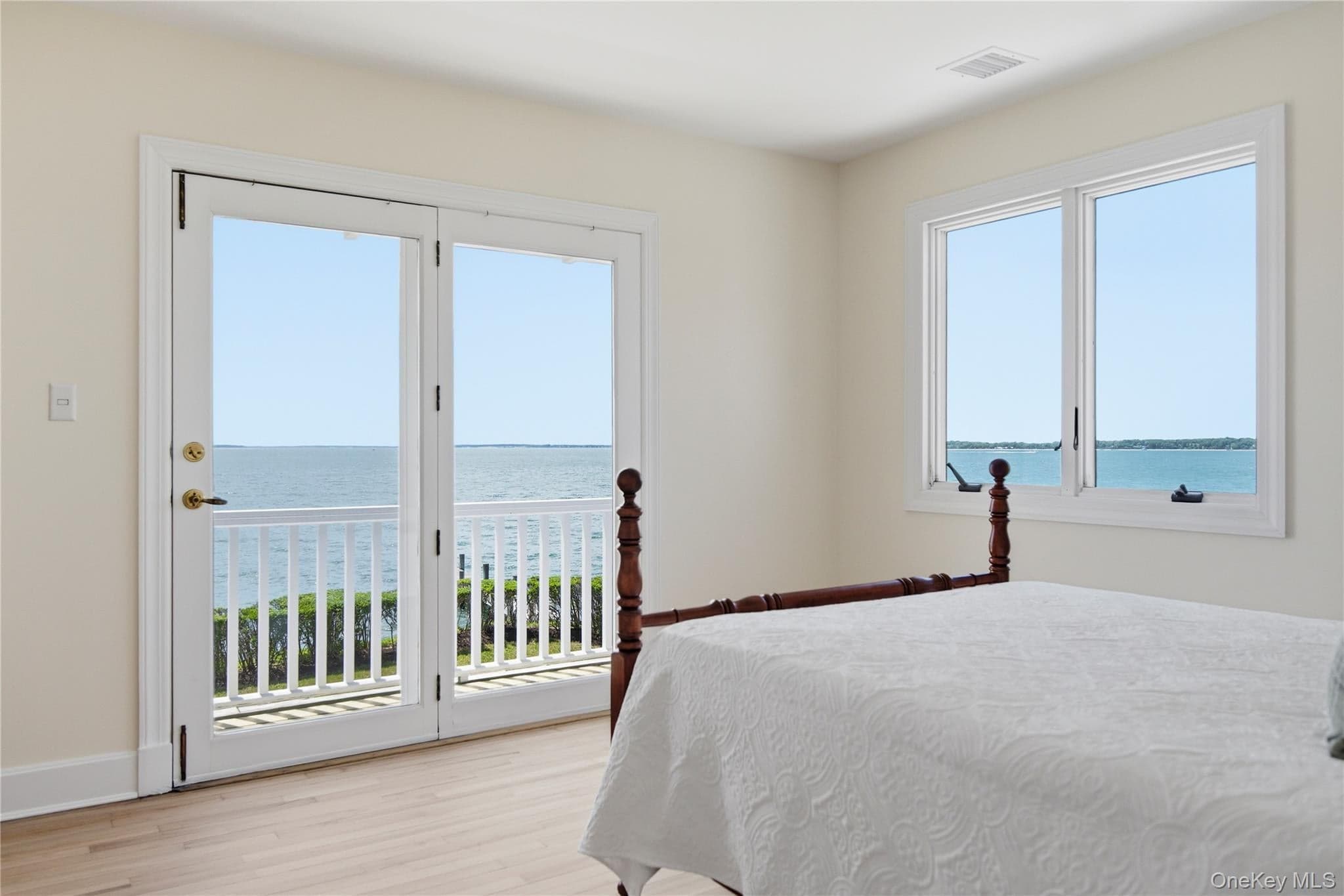 90 Peconic Avenue thumbnail 24