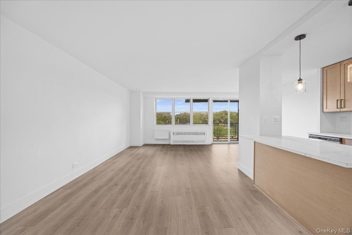 880 Boynton Avenue Unit: 10H thumbnail 12