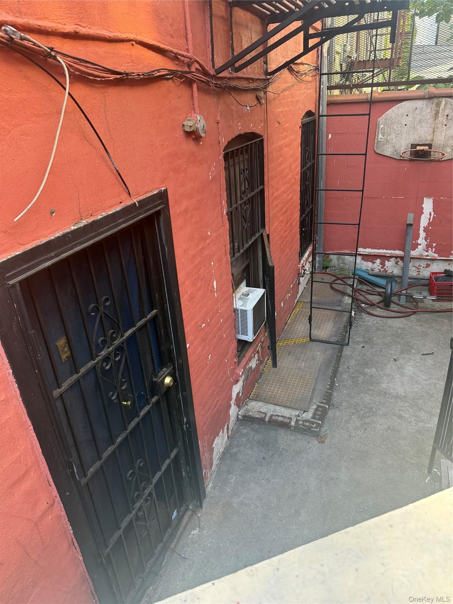 2186 Washington Avenue thumbnail 8