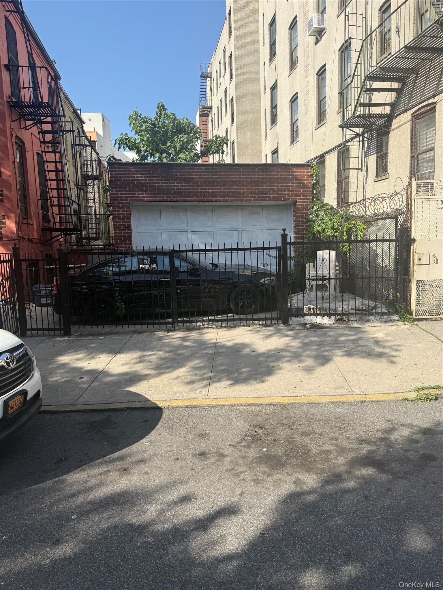2186 Washington Avenue thumbnail 3