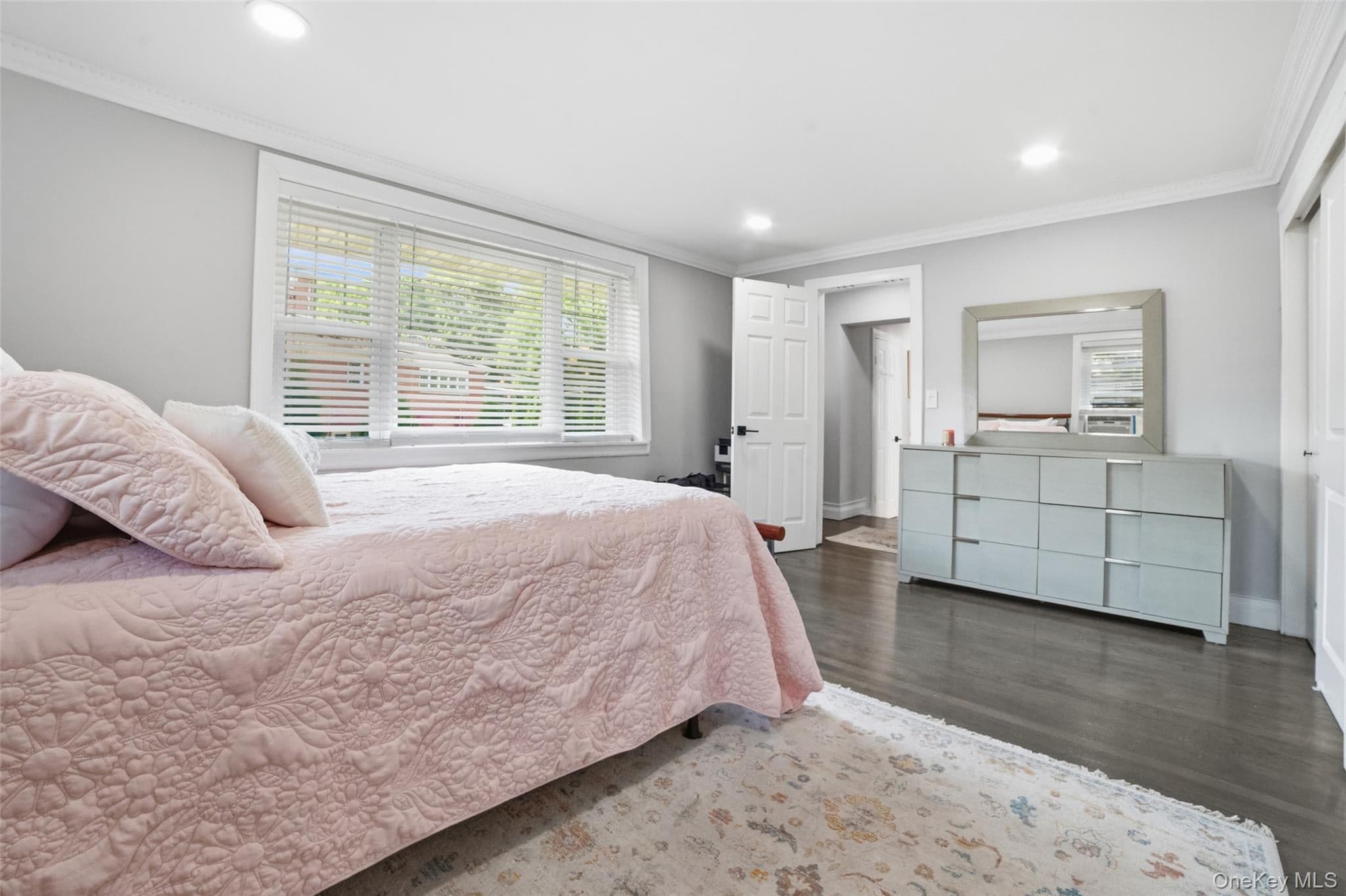 1090 Midland Avenue thumbnail 7