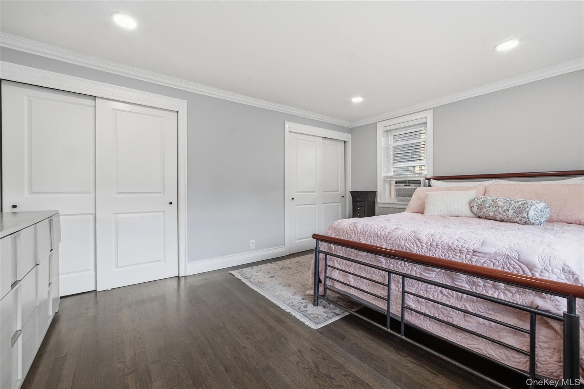 1090 Midland Avenue thumbnail 6