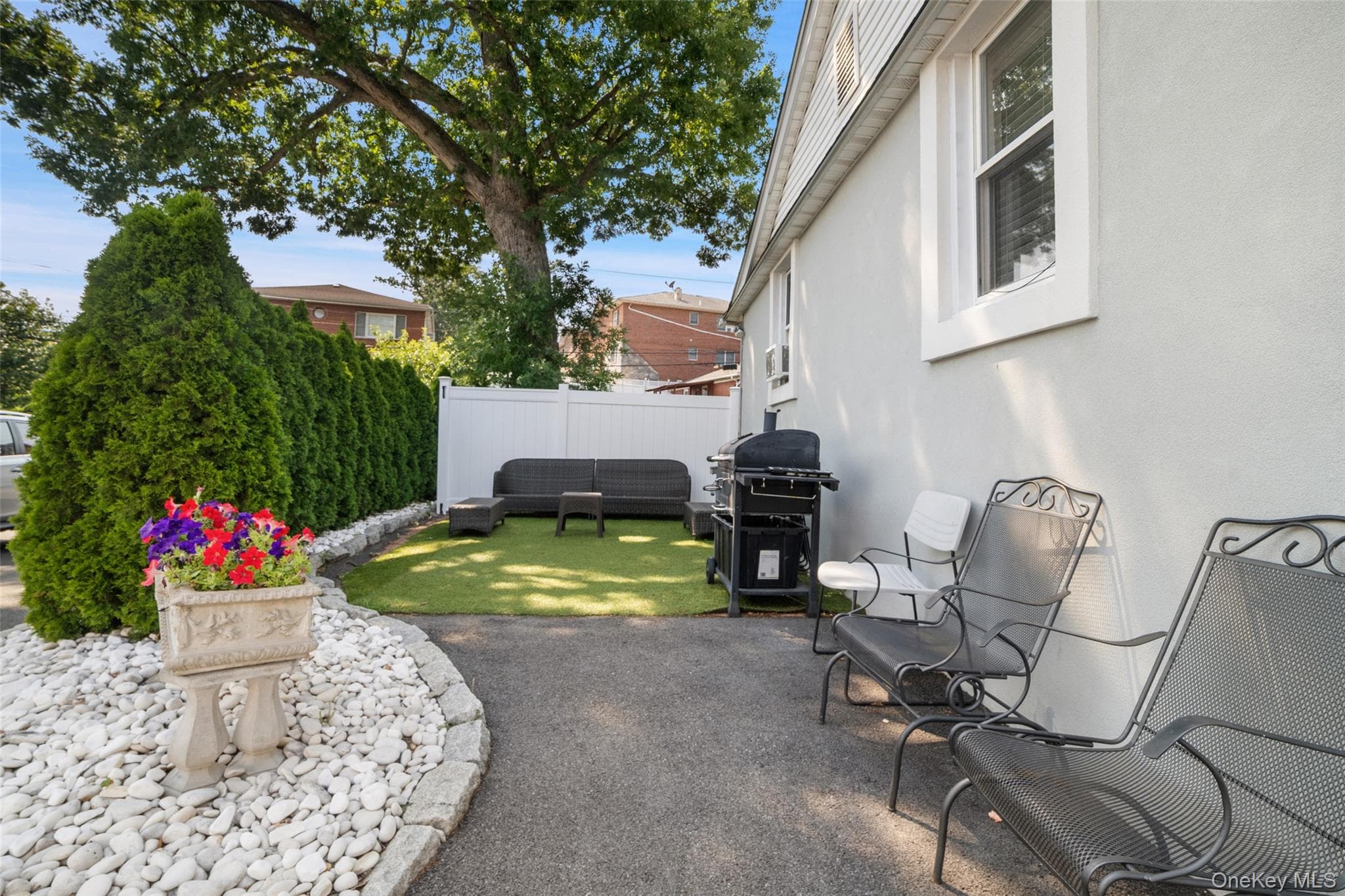1090 Midland Avenue thumbnail 21