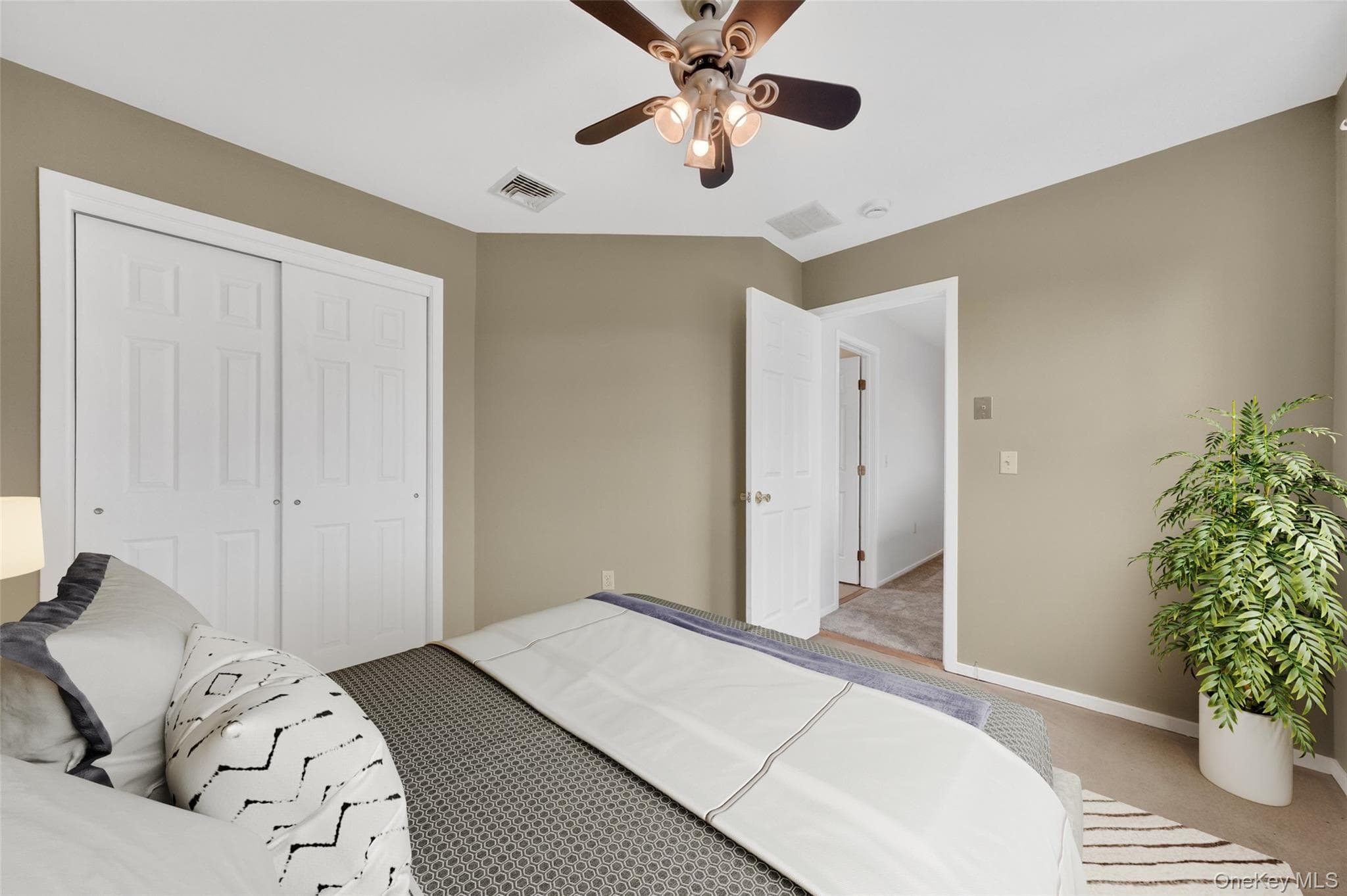 16 Woodfield Drive thumbnail 35