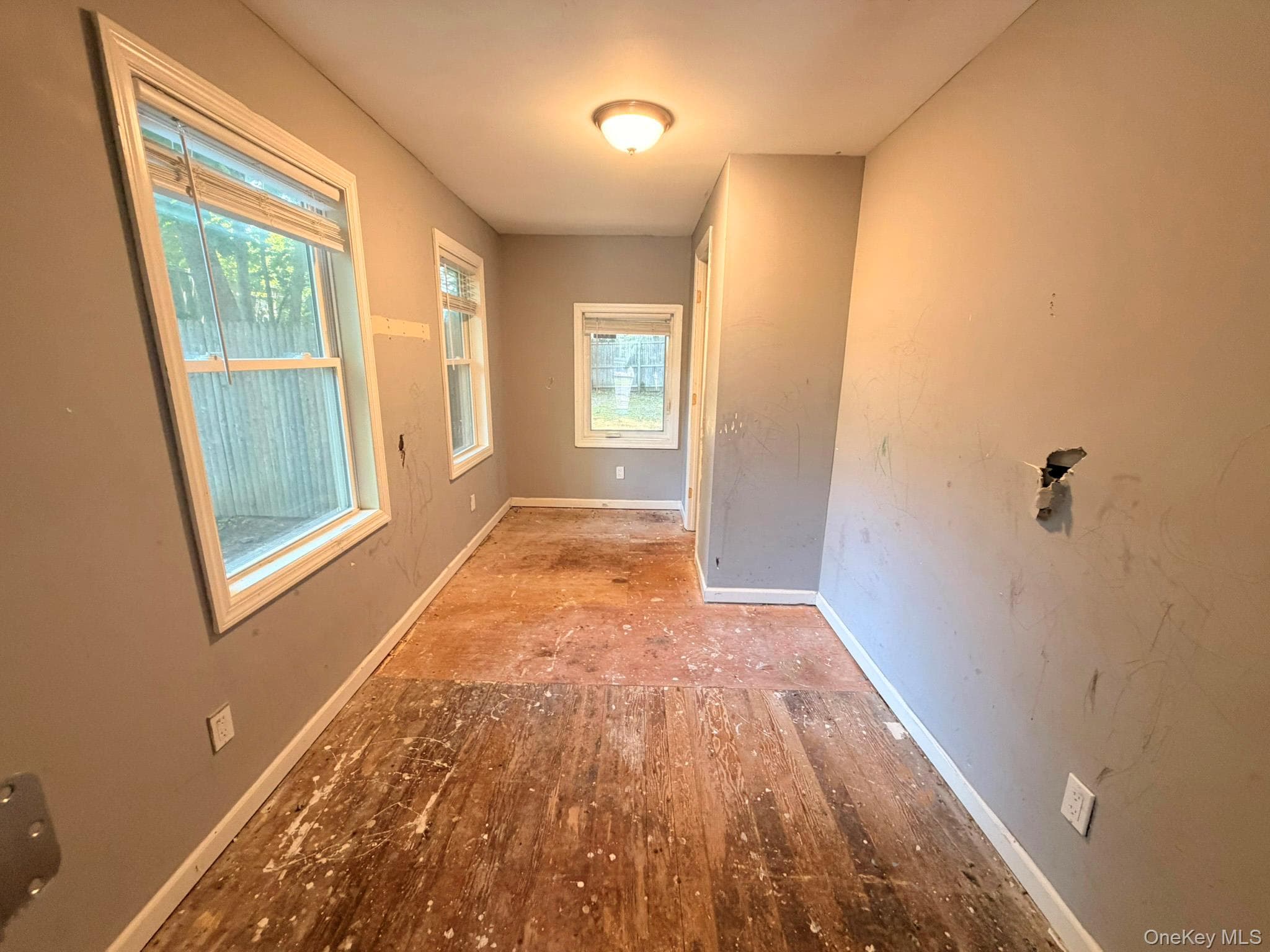93 Lynbrook Drive thumbnail 16