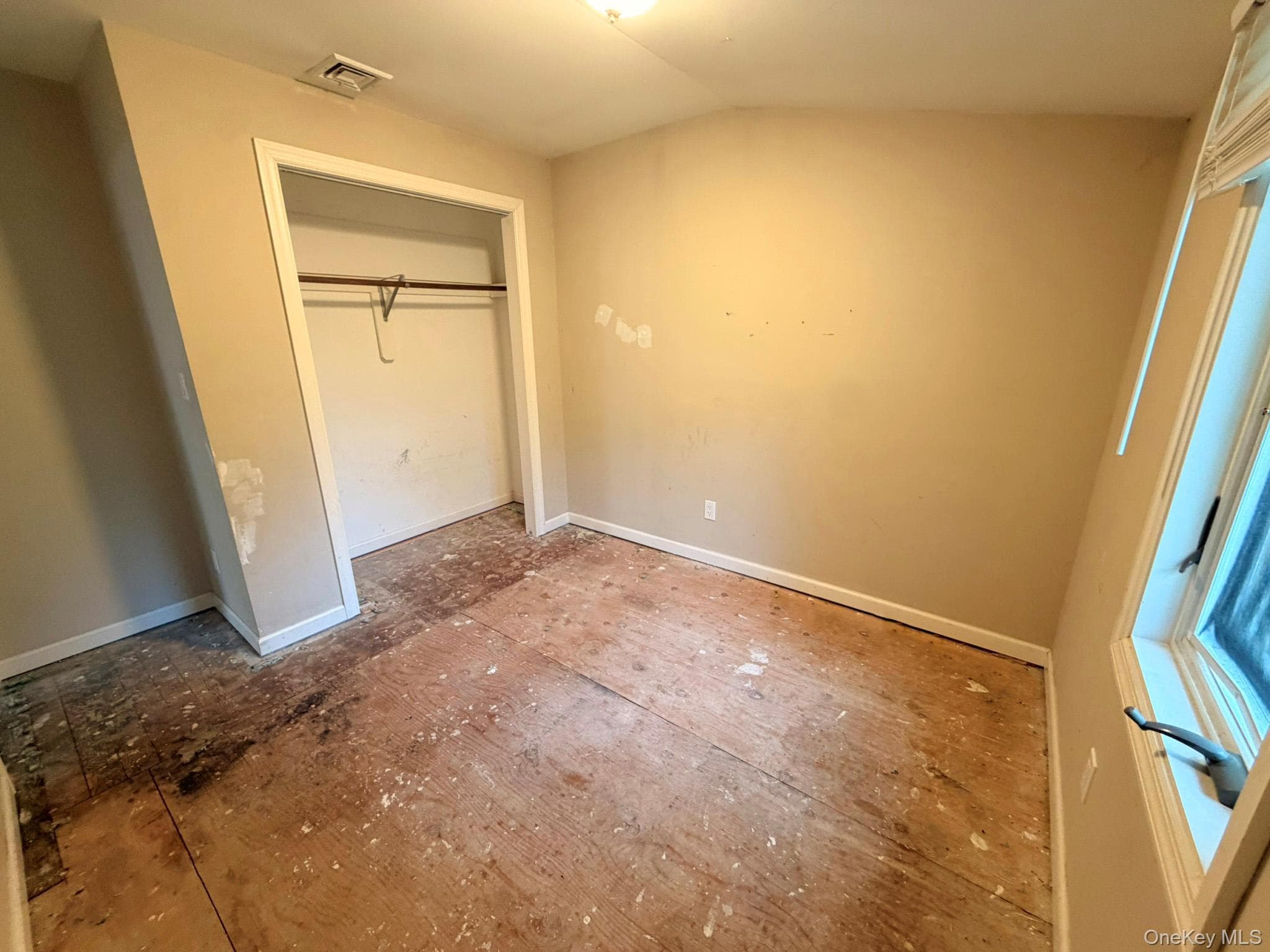 93 Lynbrook Drive thumbnail 12