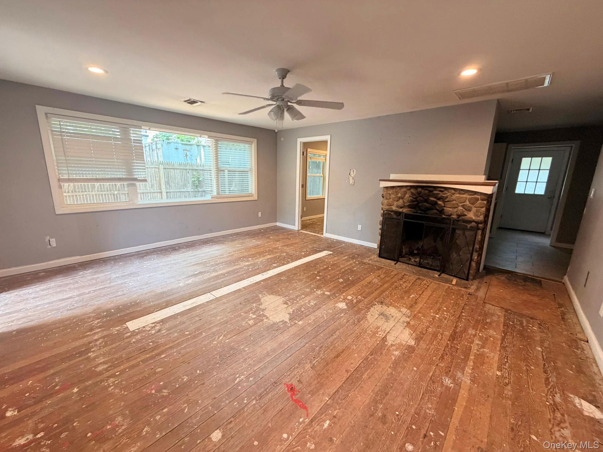 93 Lynbrook Drive thumbnail 4