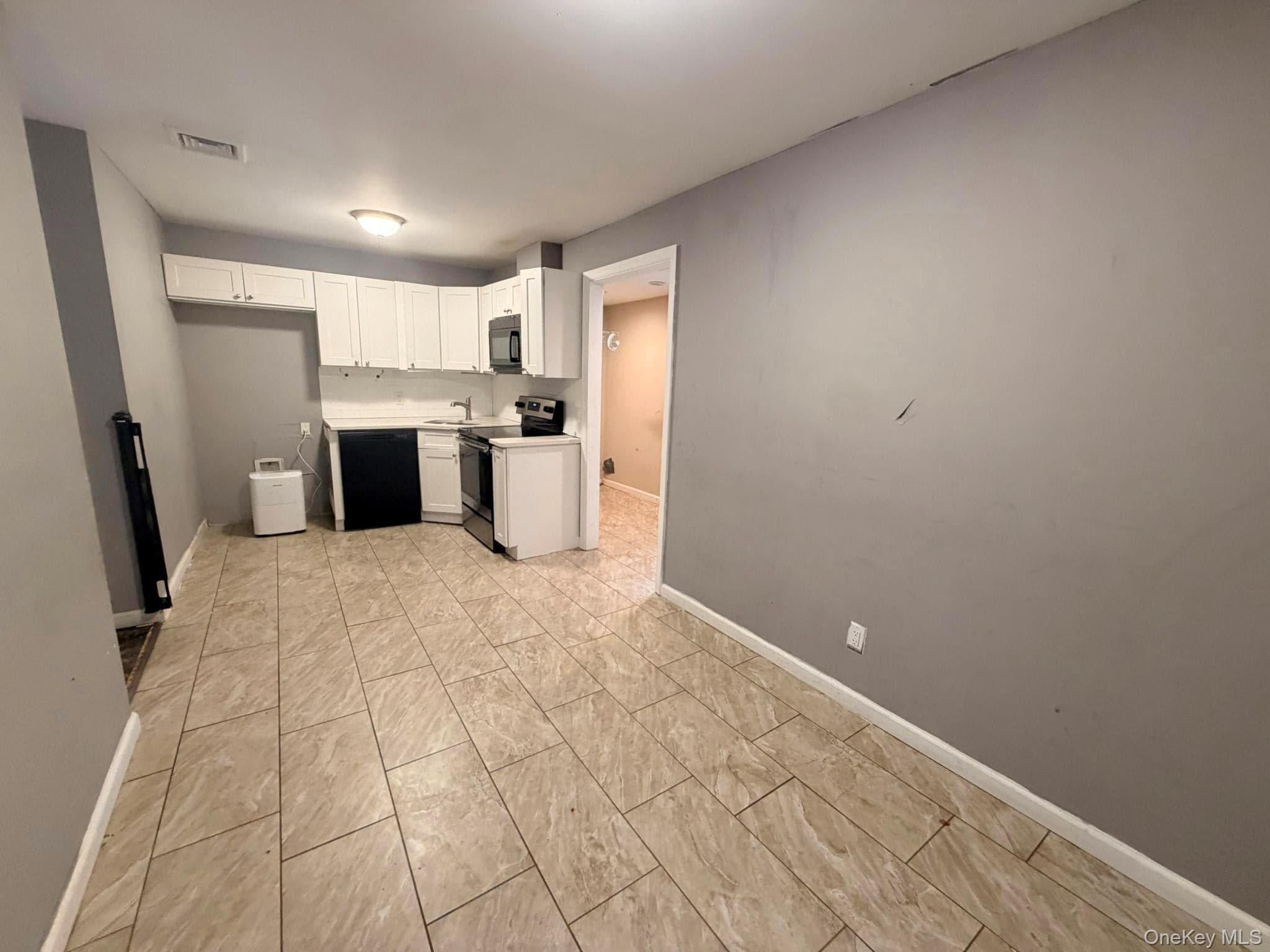 93 Lynbrook Drive thumbnail 6