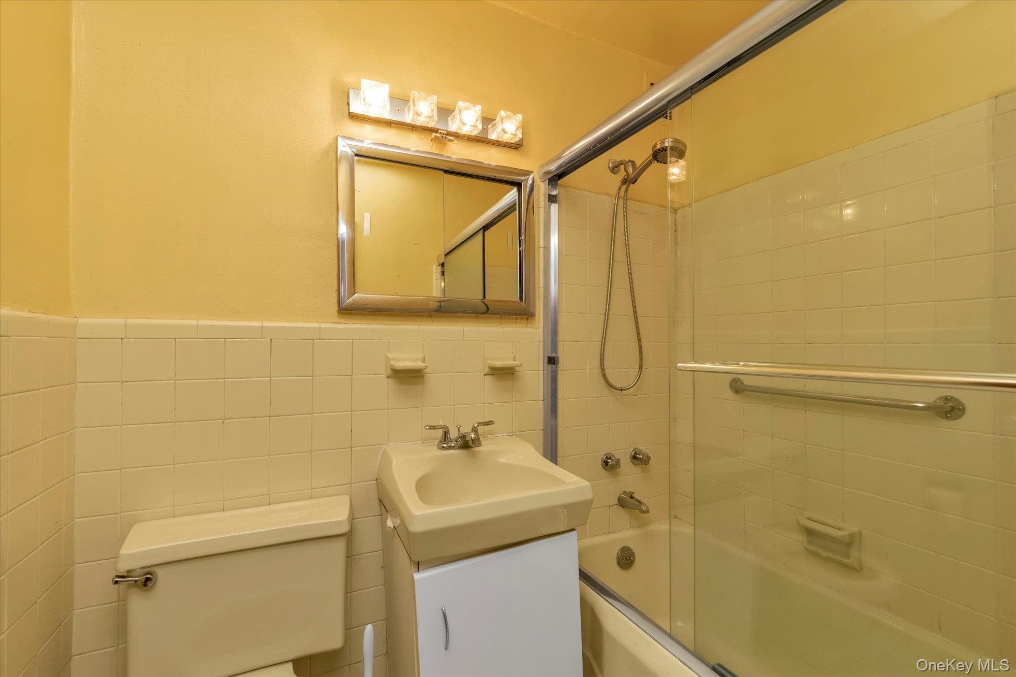 66-36 Yellowstone Blvd Blvd Unit: 18H thumbnail 18