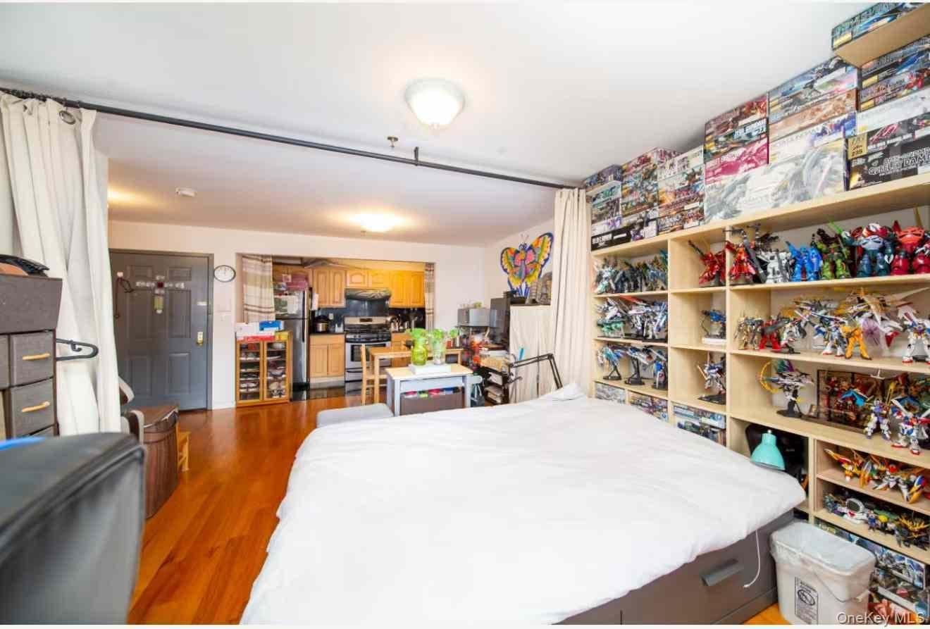 37-33 107th Street Unit: 2A thumbnail 2