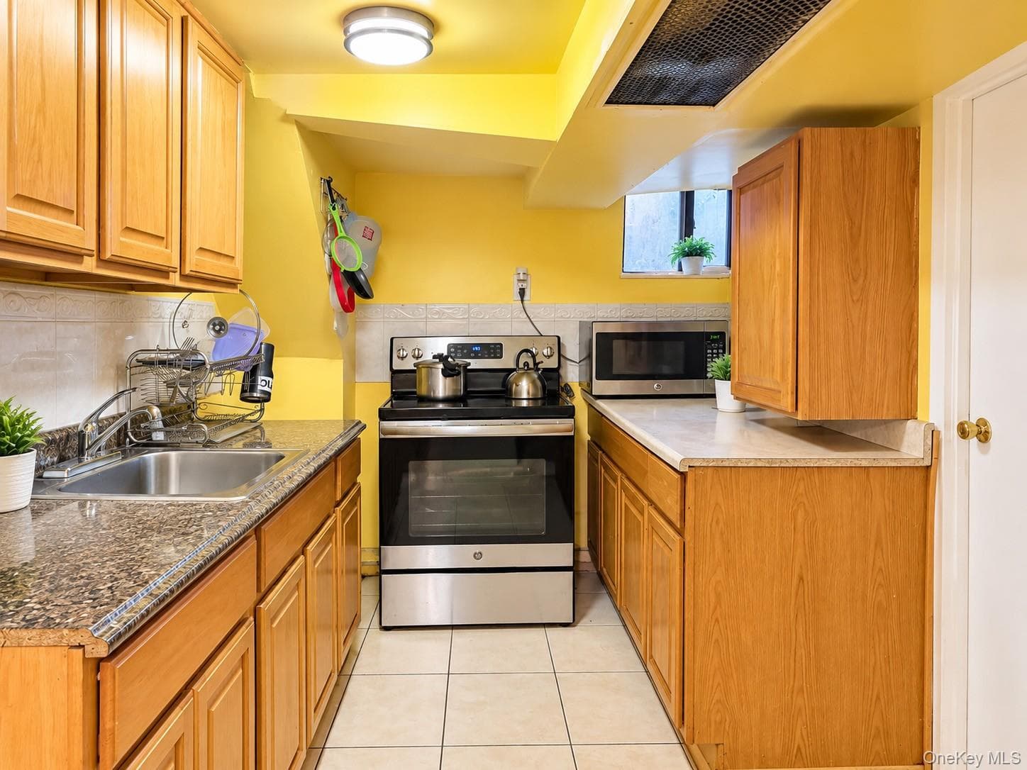 732 E 223rd Street thumbnail 15