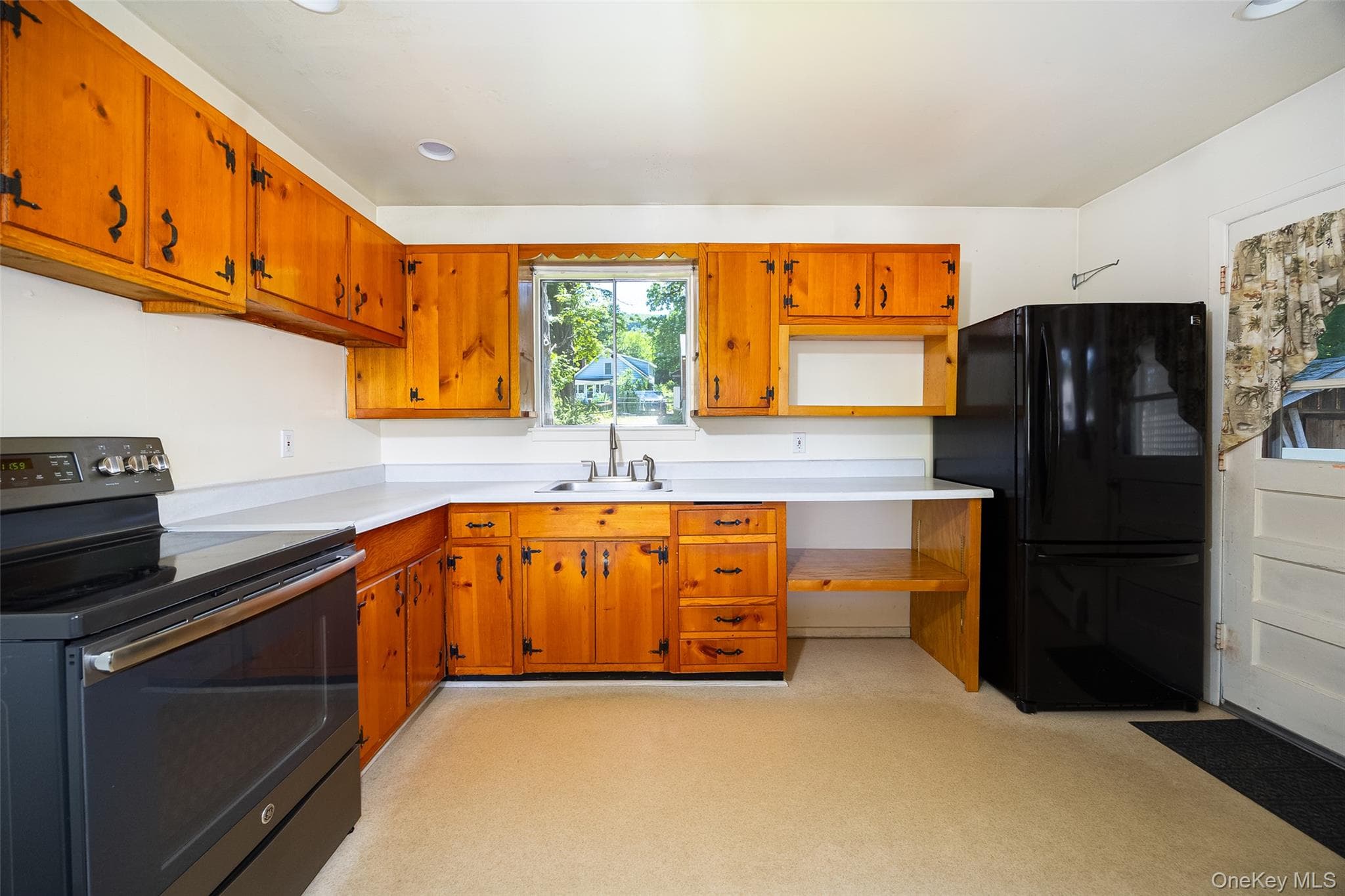 22 Howland Avenue thumbnail 6