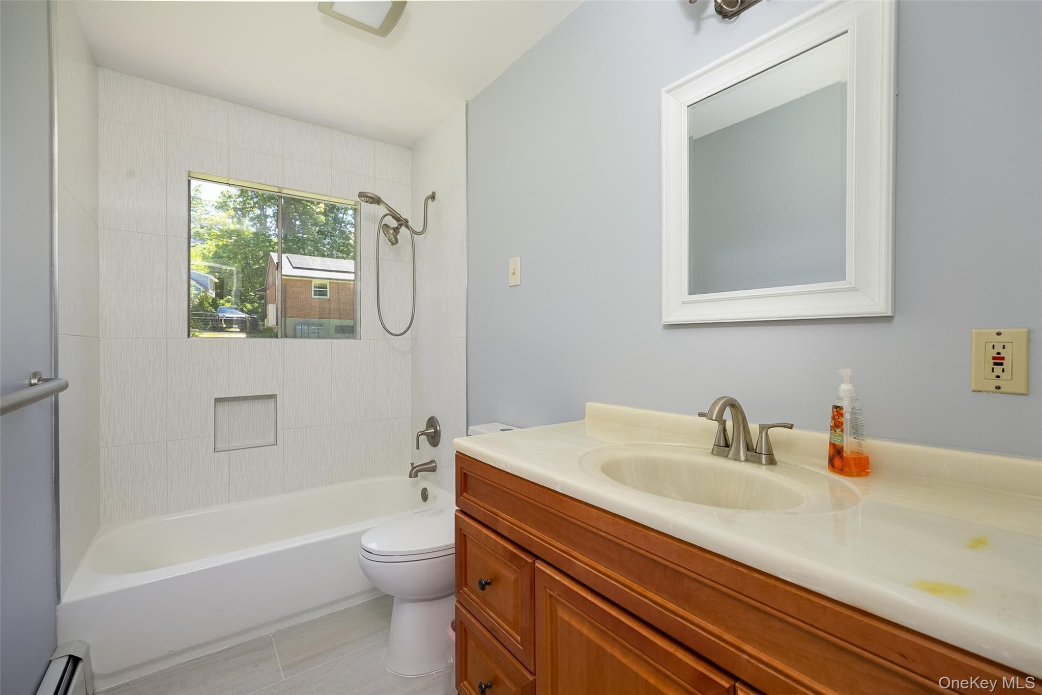 22 Howland Avenue thumbnail 11