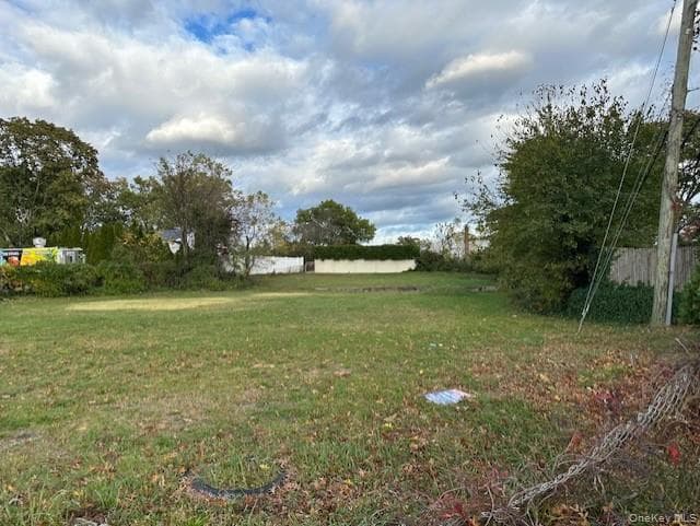 350 Commack Road photo 1