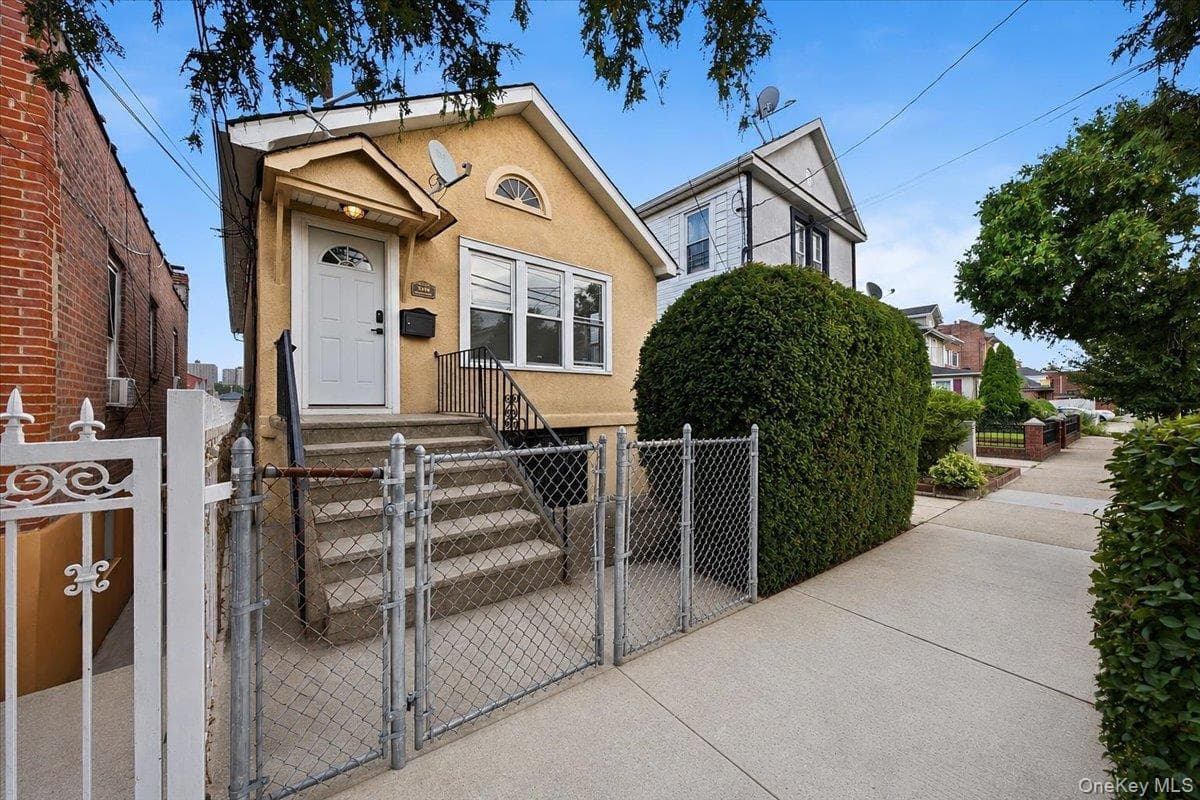 3038 Tiemann Avenue thumbnail 2