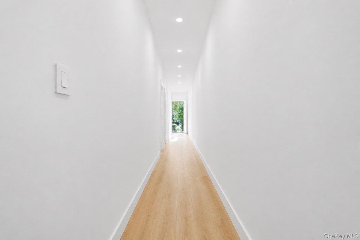 3038 Tiemann Avenue thumbnail 7