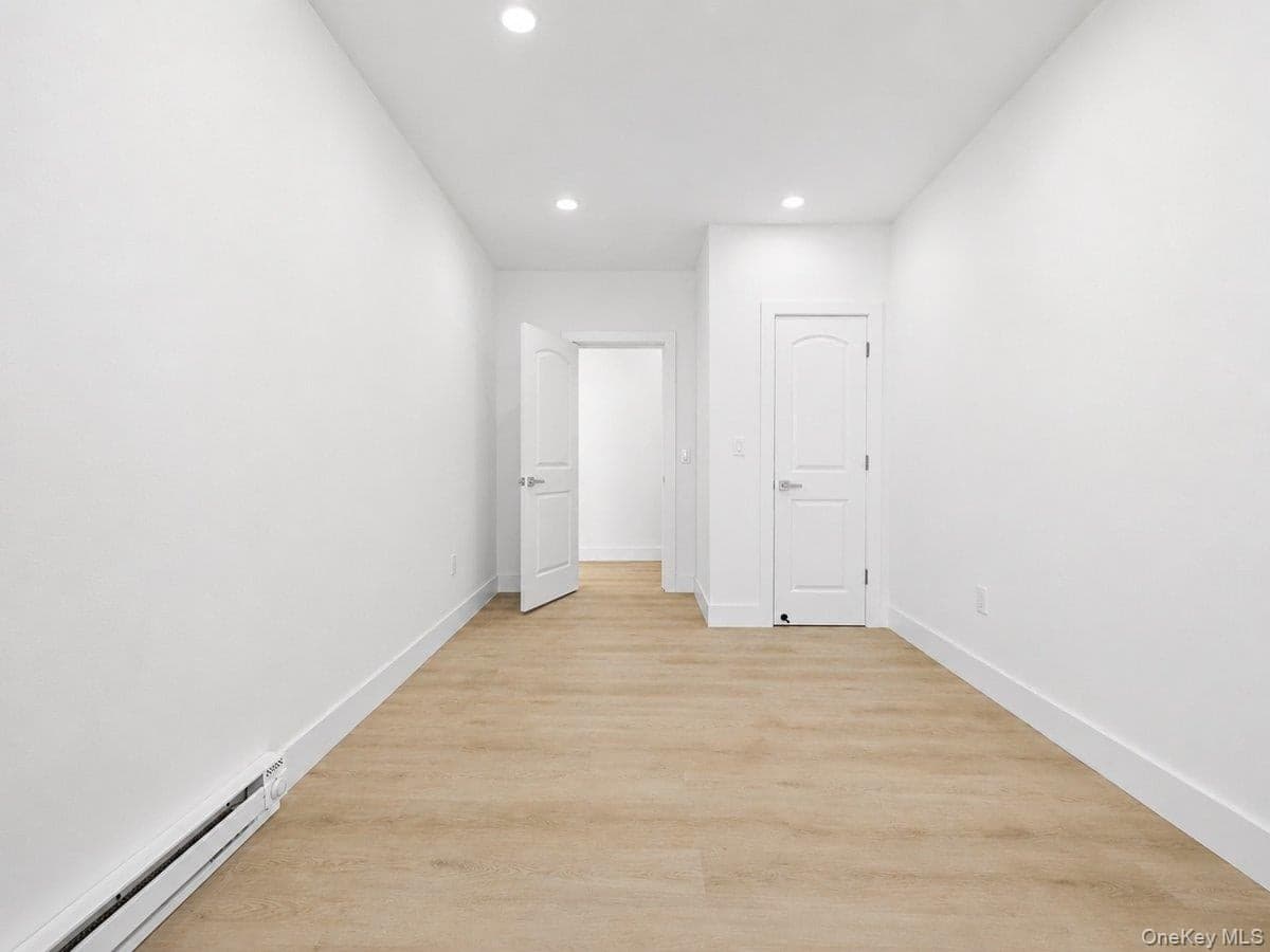 3038 Tiemann Avenue thumbnail 20