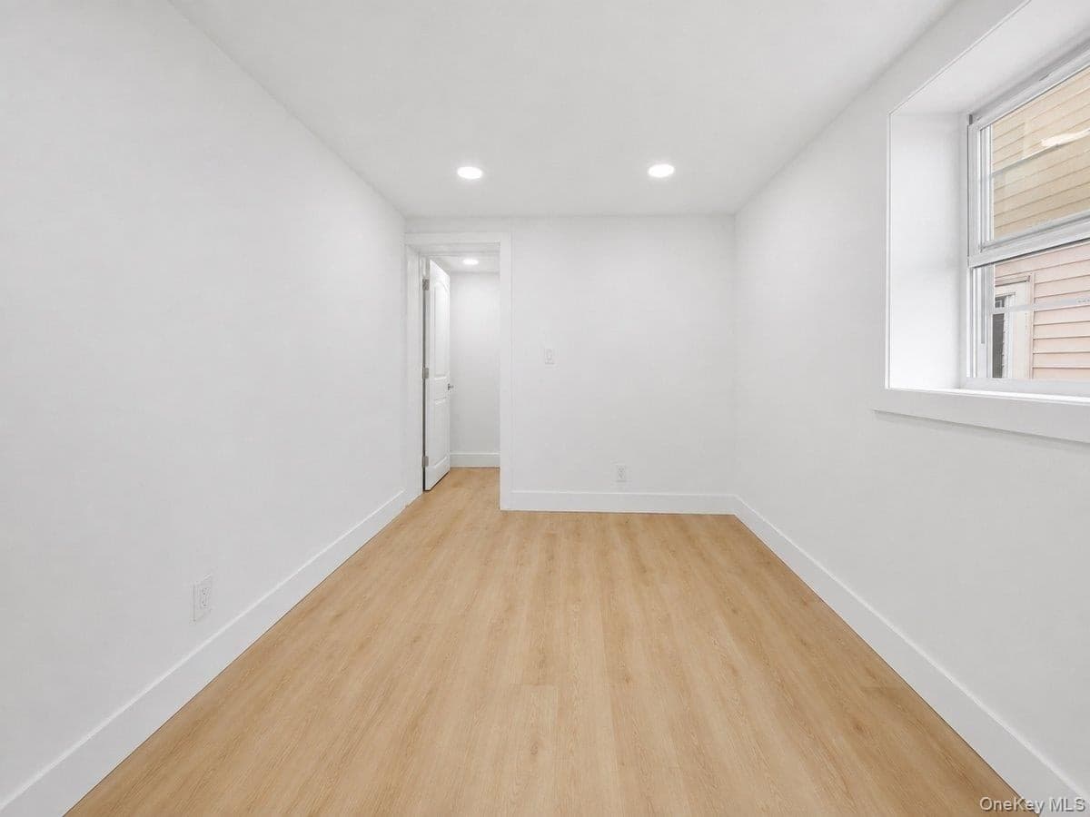 3038 Tiemann Avenue thumbnail 18
