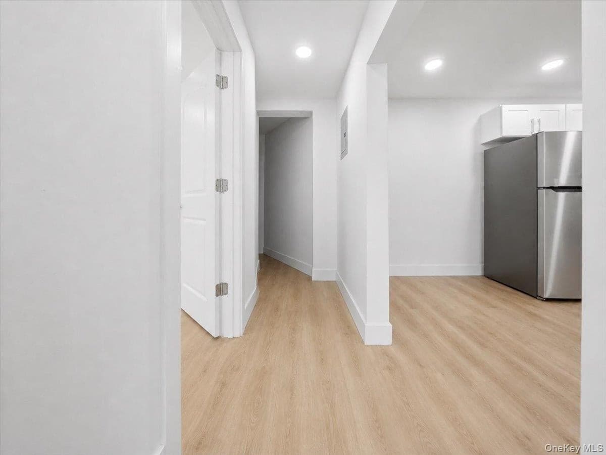 3038 Tiemann Avenue thumbnail 11