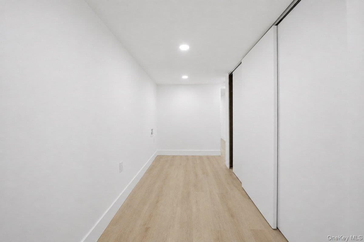 3038 Tiemann Avenue thumbnail 19