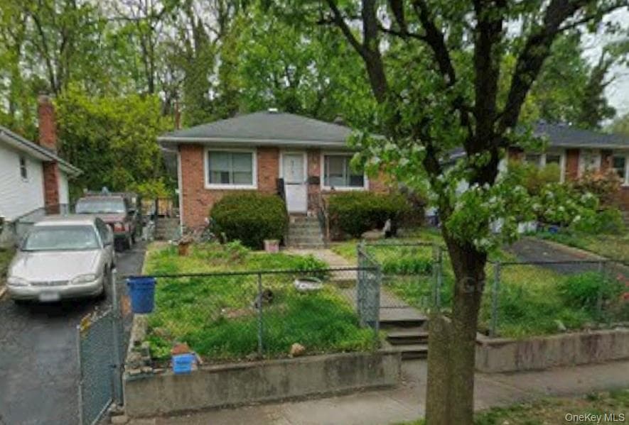 117 Harbor Road, Port Washington