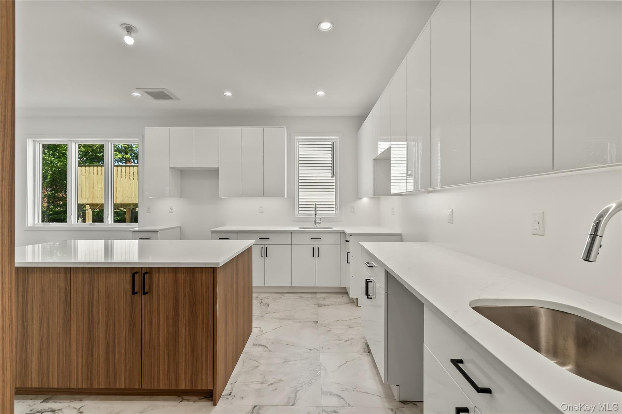 37 Ewing Avenue Unit: 201 thumbnail 17