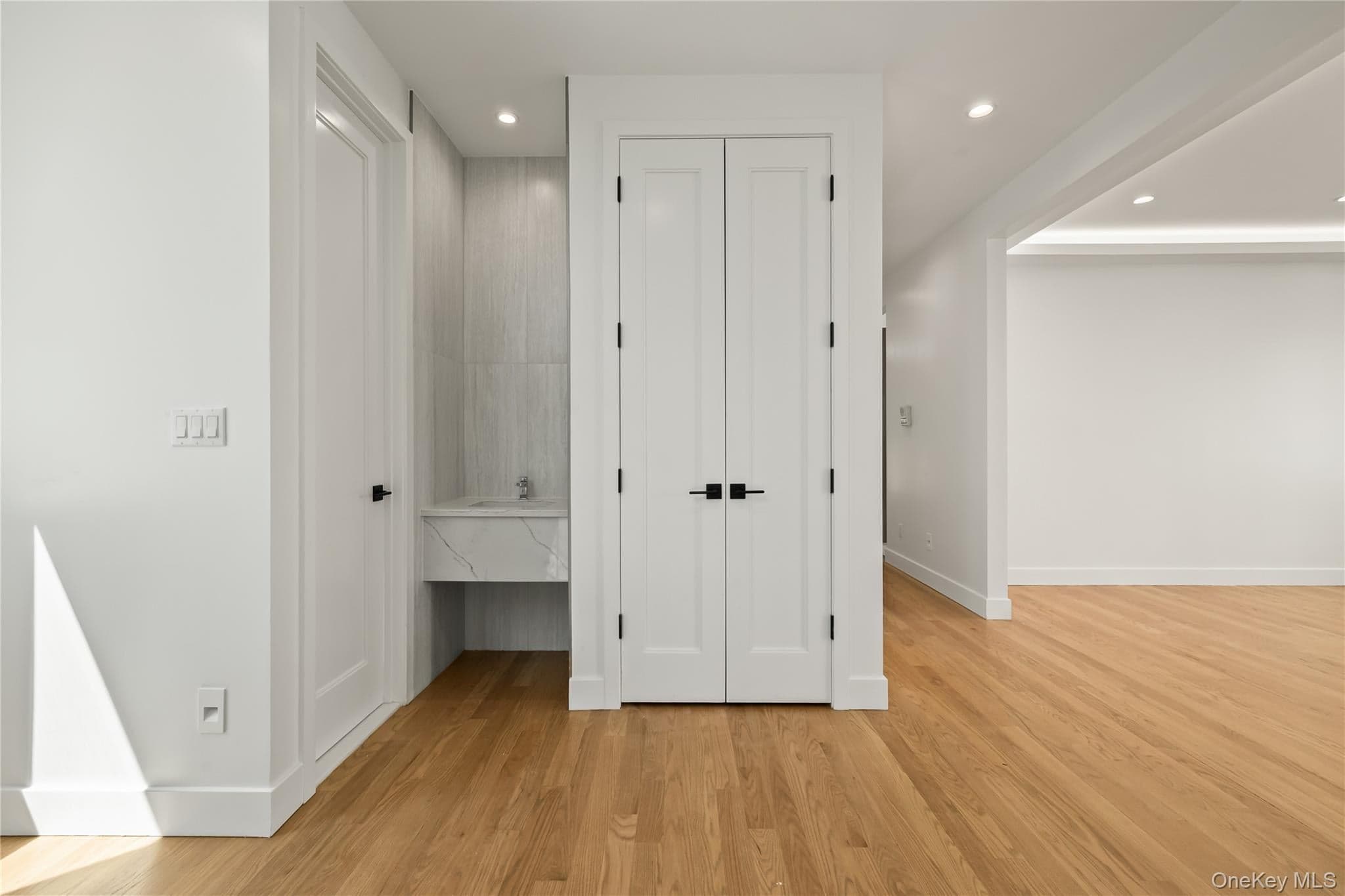 37 Ewing Avenue Unit: 201 thumbnail 10