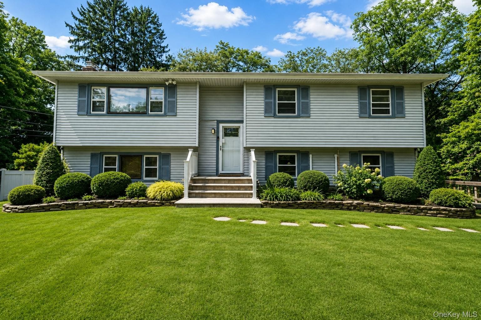 136 Woodhull Road thumbnail 2