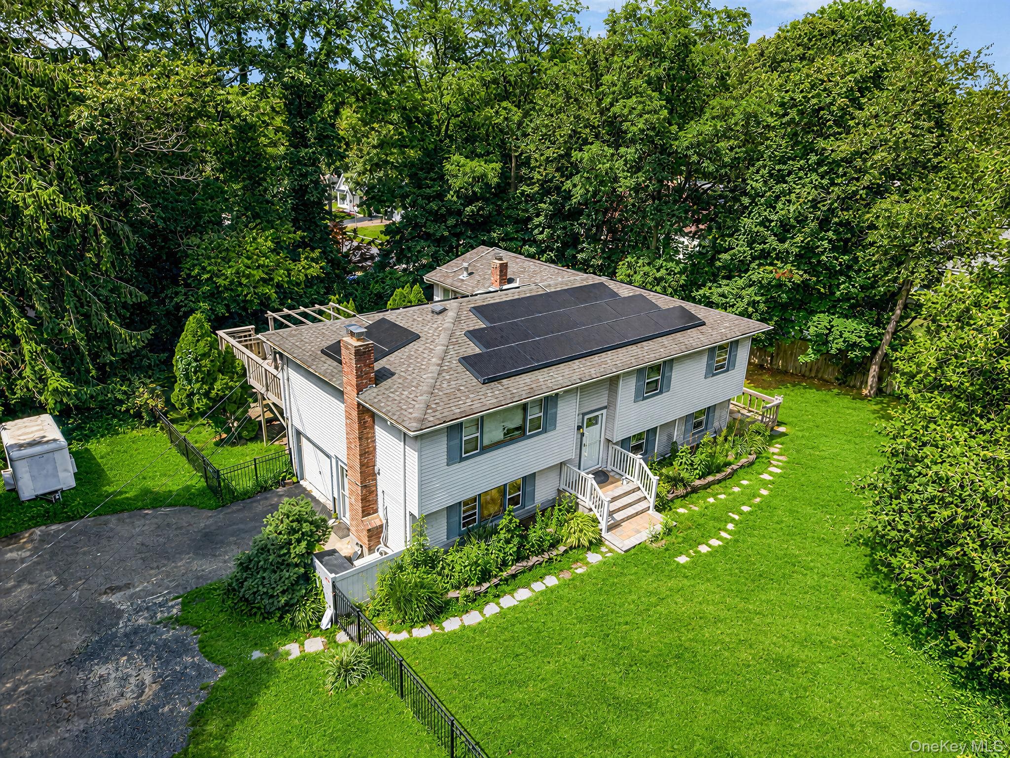 136 Woodhull Road, Huntington