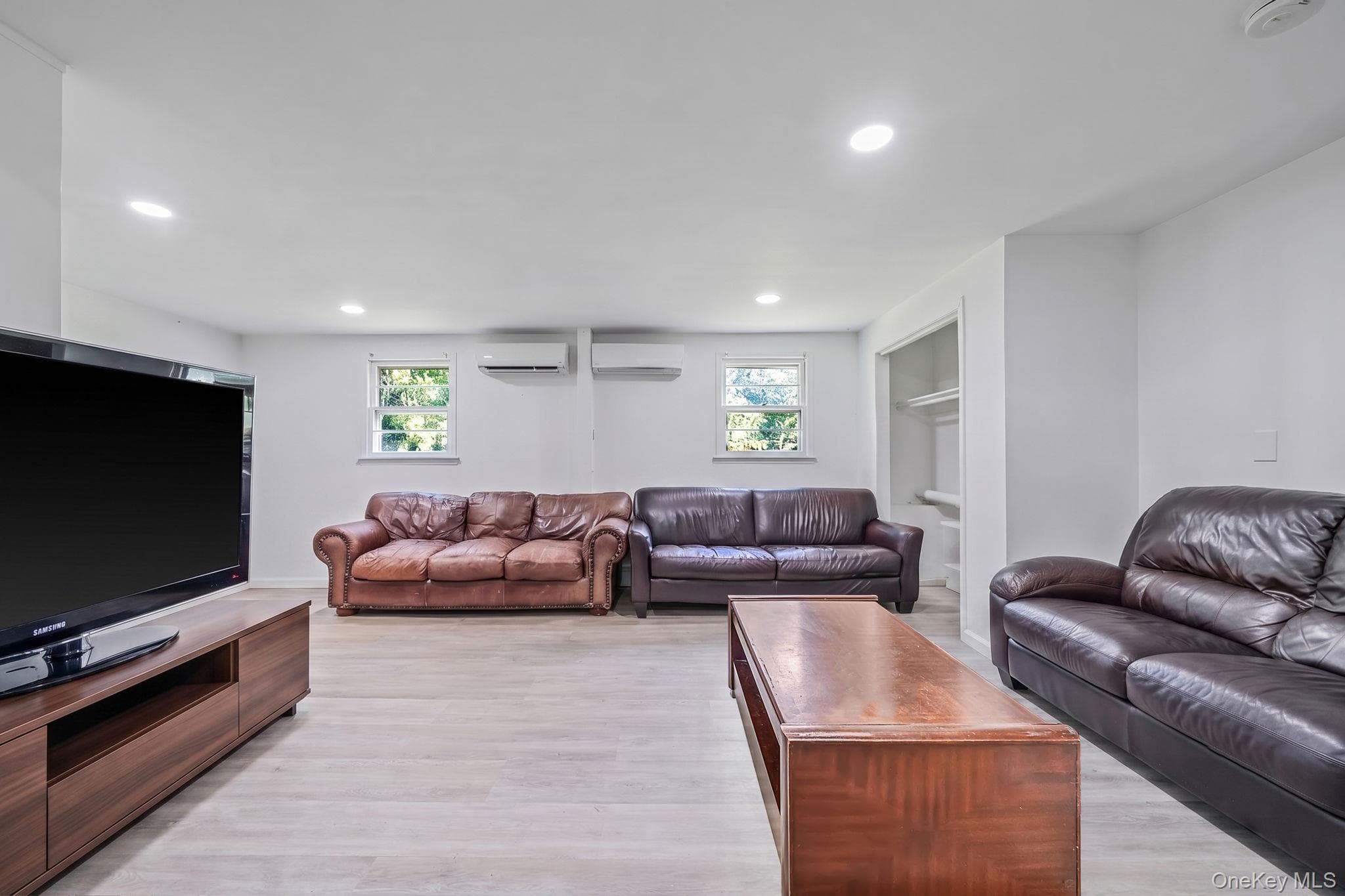 136 Woodhull Road thumbnail 18