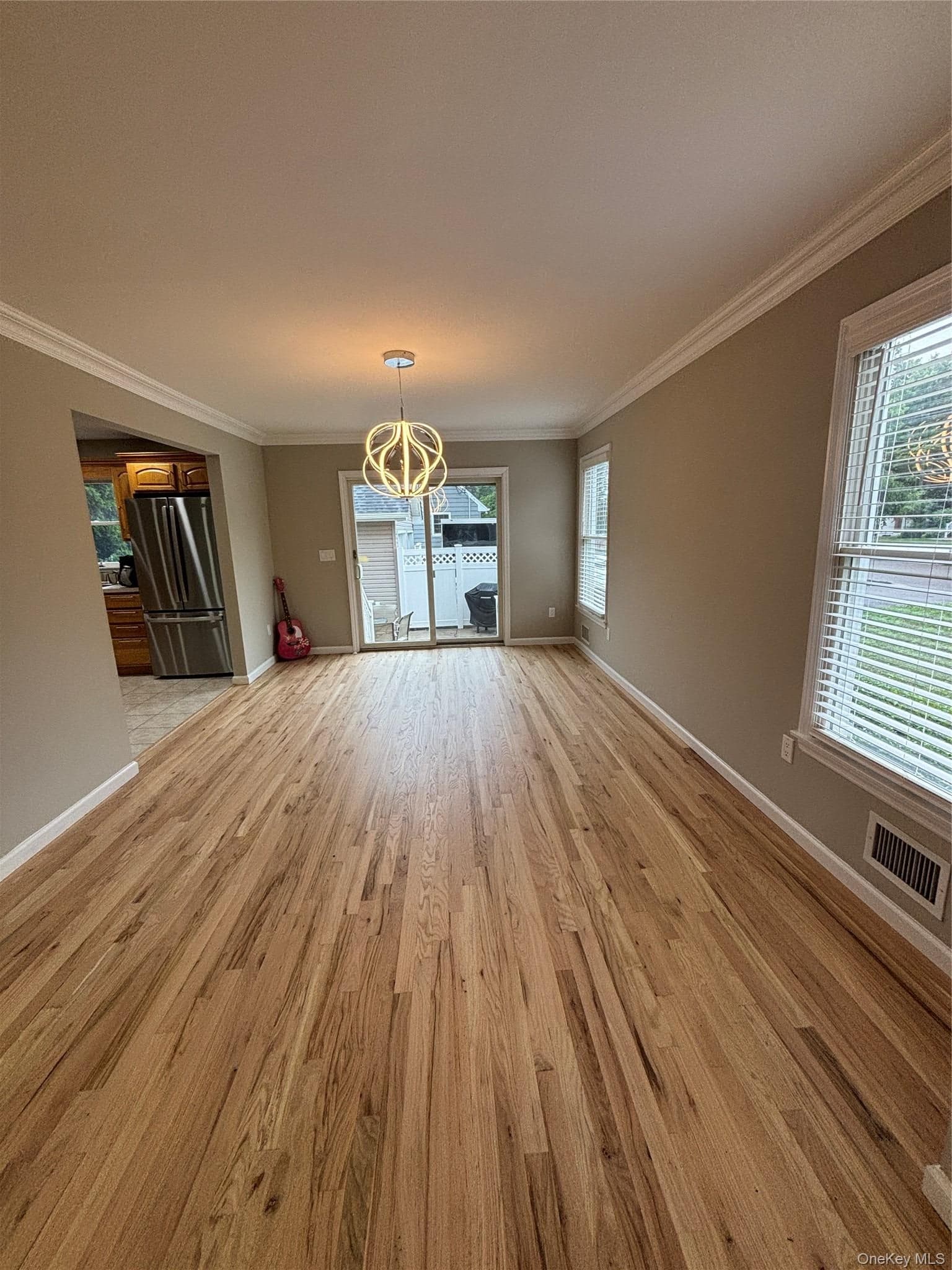 38 Hallock Avenue thumbnail 12