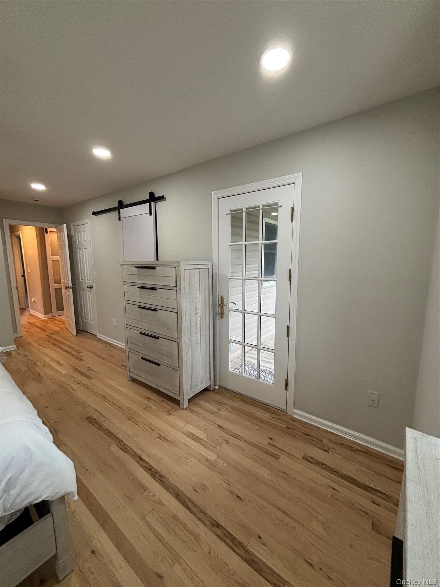 38 Hallock Avenue thumbnail 16