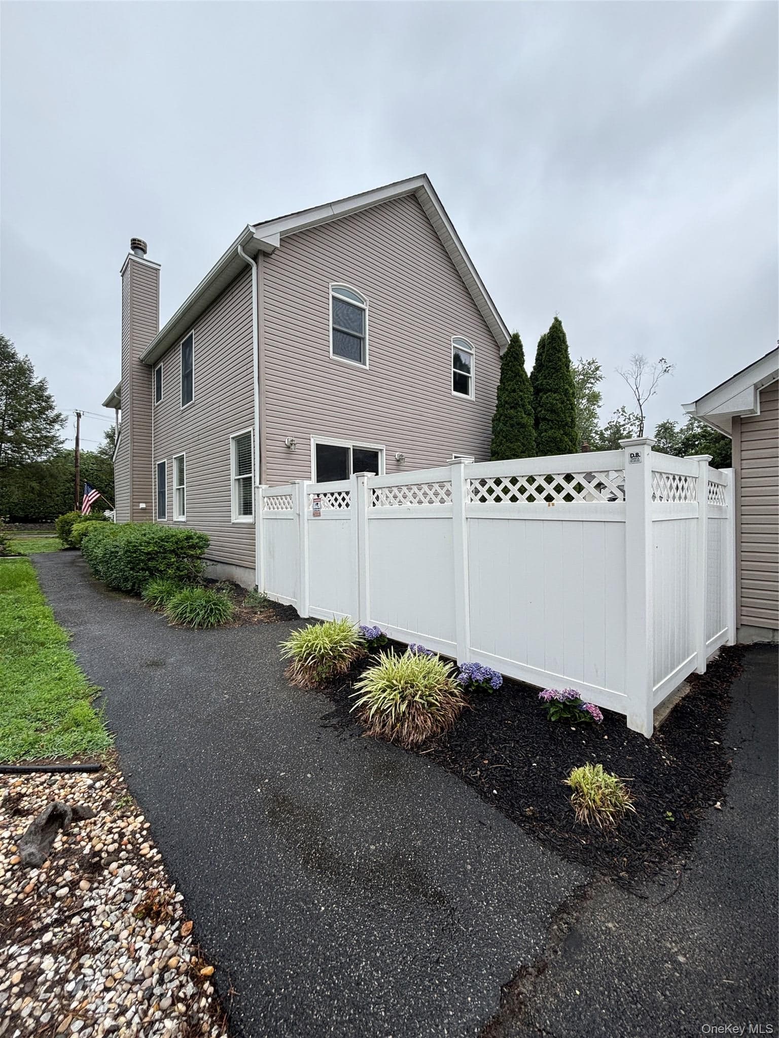 38 Hallock Avenue thumbnail 3