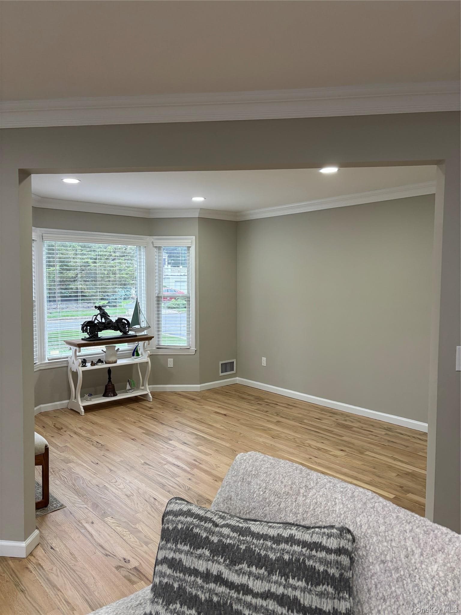 38 Hallock Avenue thumbnail 7