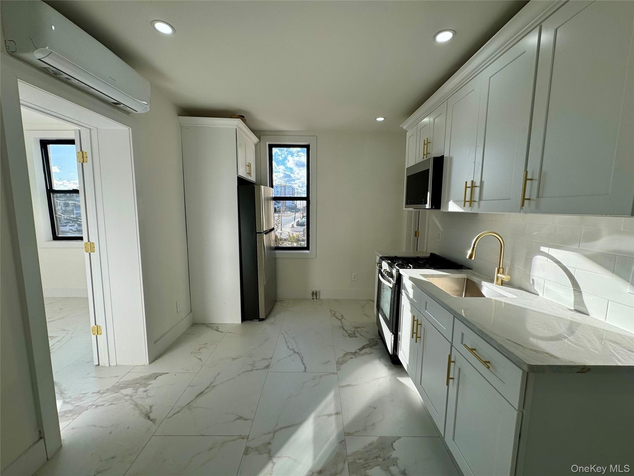 78-84 E Park Avenue thumbnail 11