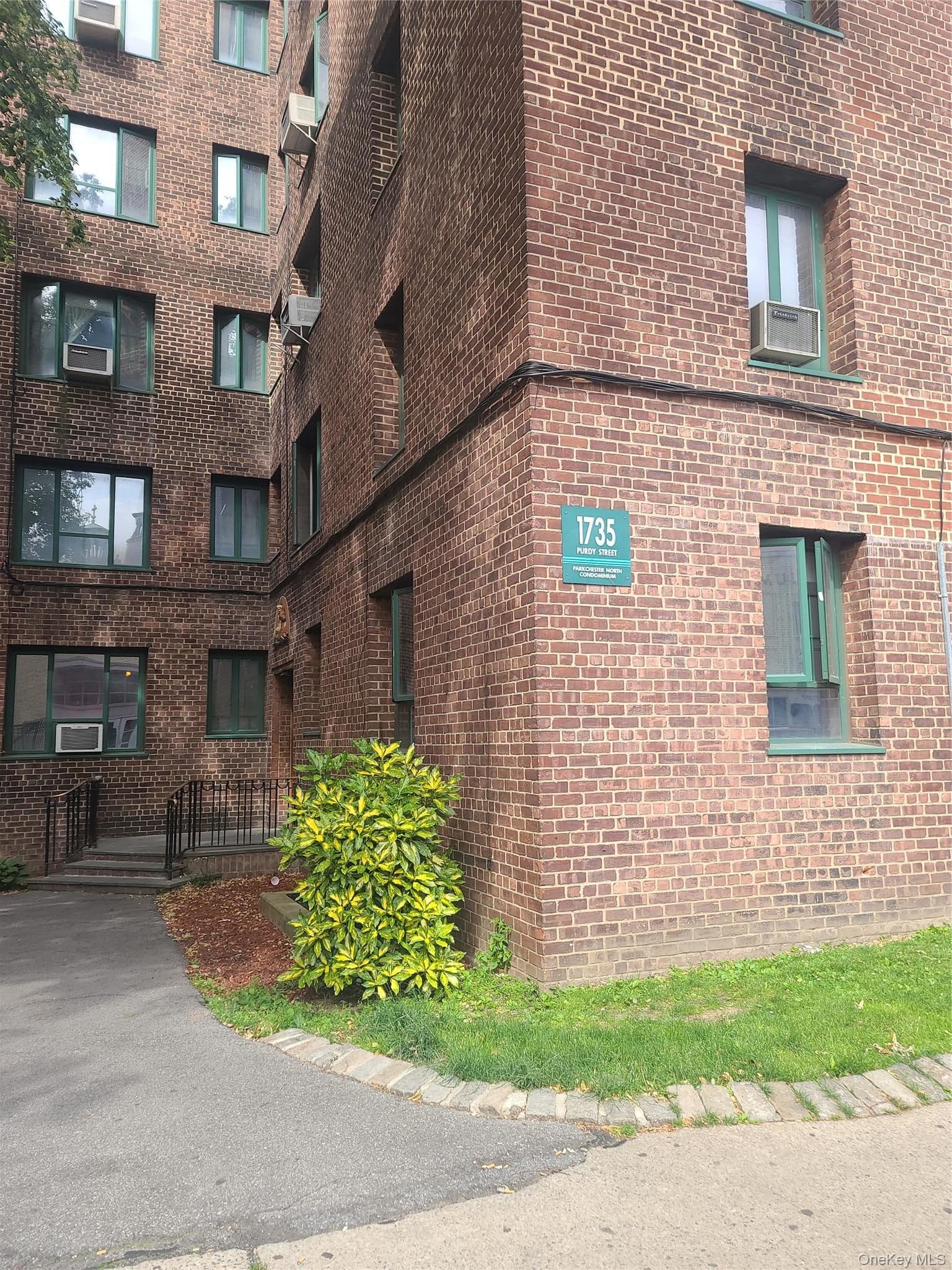 1735 Purdy Street Unit: 5A photo 1