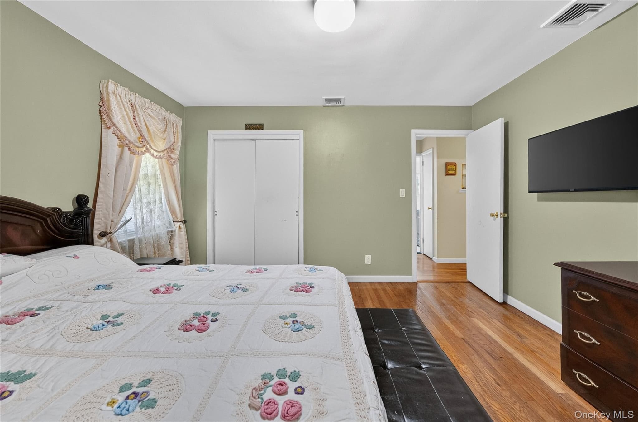 108 Marcus Avenue thumbnail 15