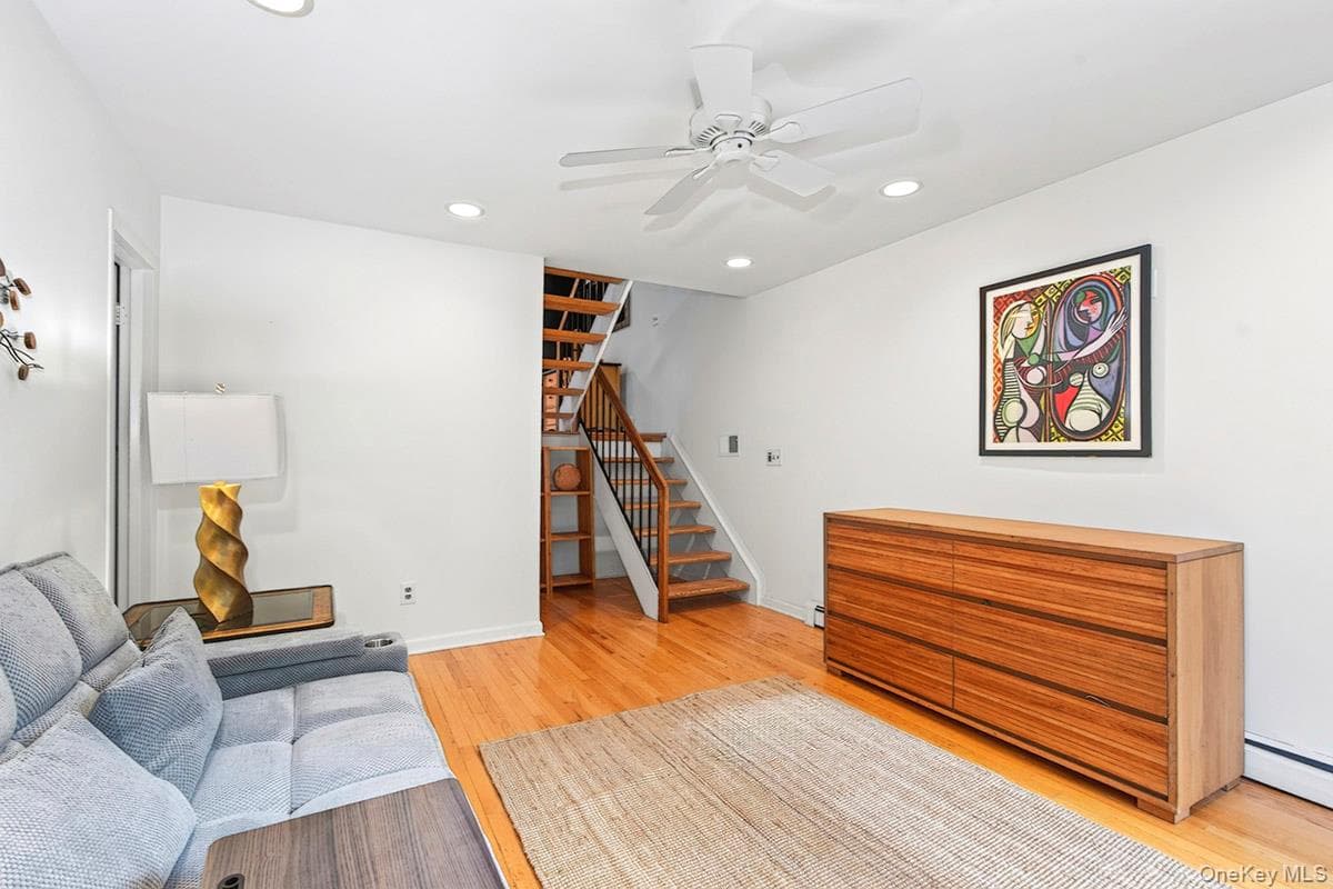 246 Treetop Crescent thumbnail 9