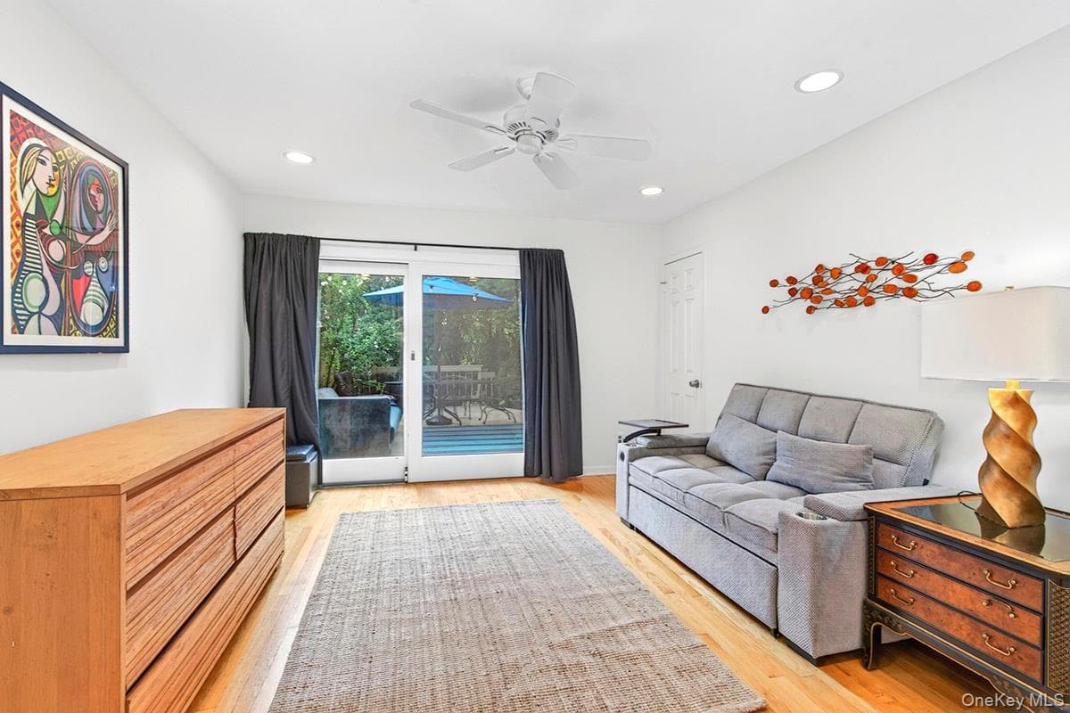 246 Treetop Crescent thumbnail 10