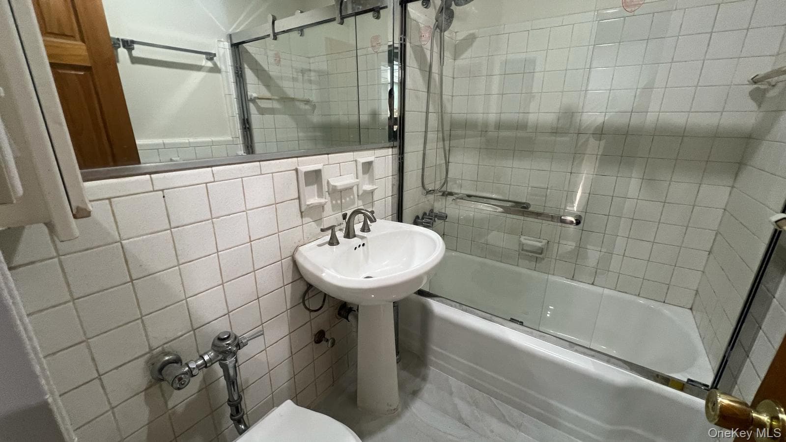390 Rugby Rd RD Unit: L1 thumbnail 9