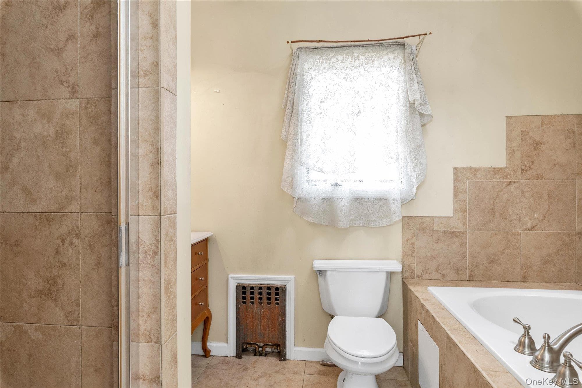 2760 Bellmore Avenue thumbnail 16