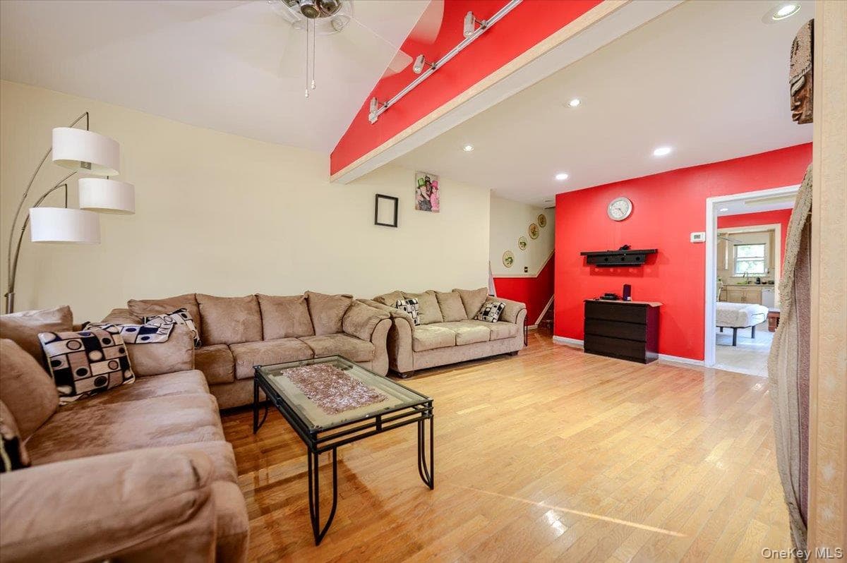 950 Edison Avenue thumbnail 2
