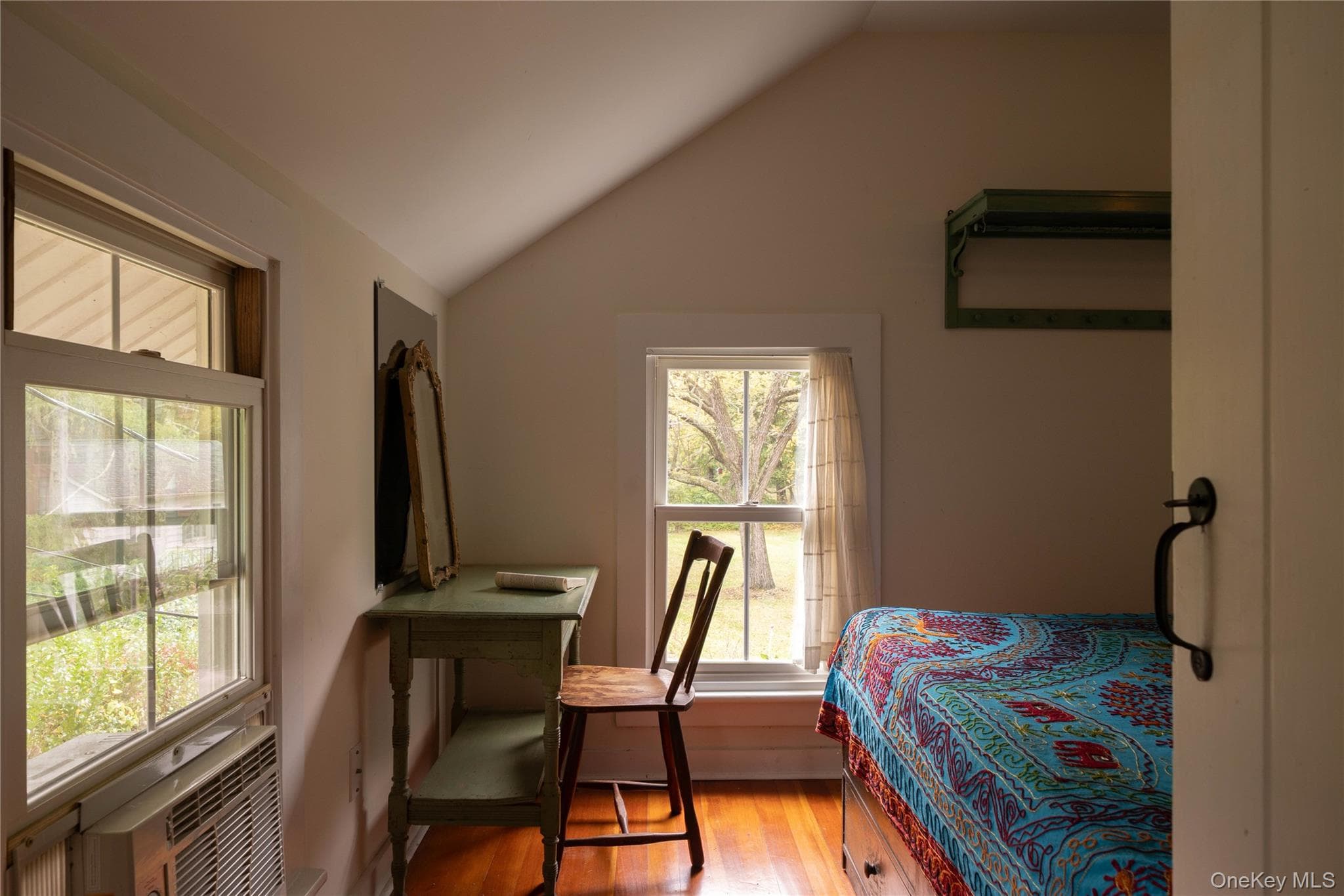 19 Russell Avenue thumbnail 14