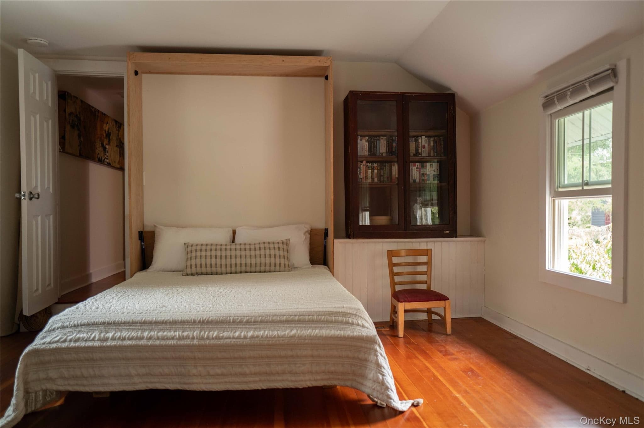 19 Russell Avenue thumbnail 15