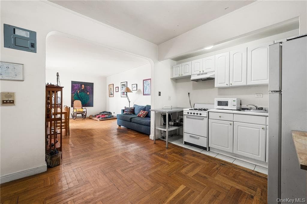 3015 Riverdale Avenue Unit: 5F thumbnail 11