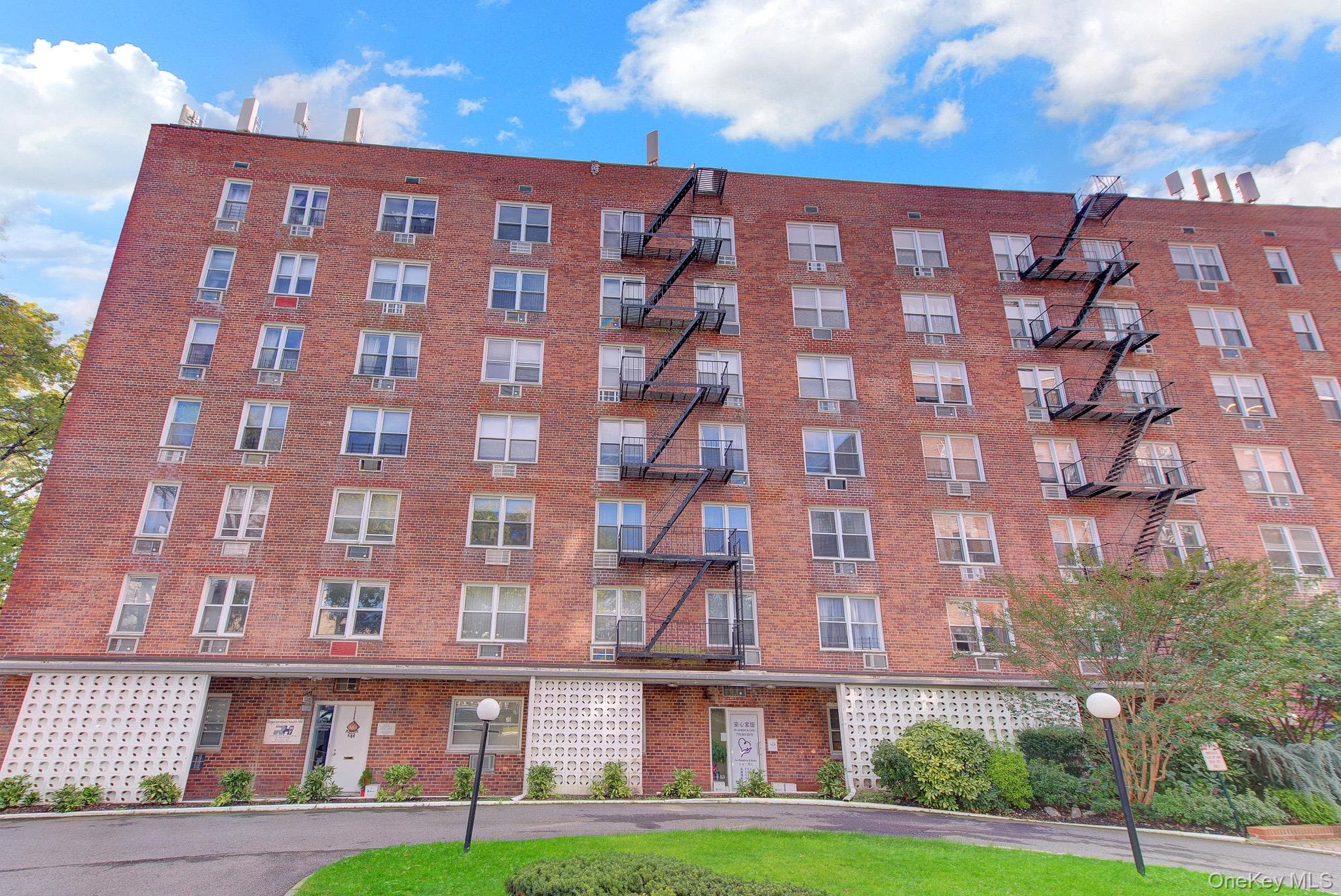 54-44 Little Neck Parkway Unit: 4T thumbnail 2